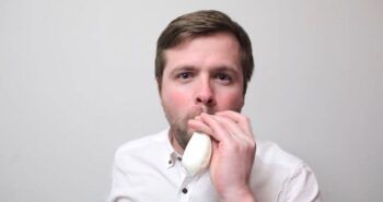 Use a Balloon for Better Pop Up Flash Portraits 03